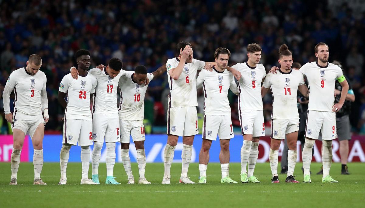 Đội tuyển Anh không thể chạm tay vào ngai vàng vì thua cú sút penalty