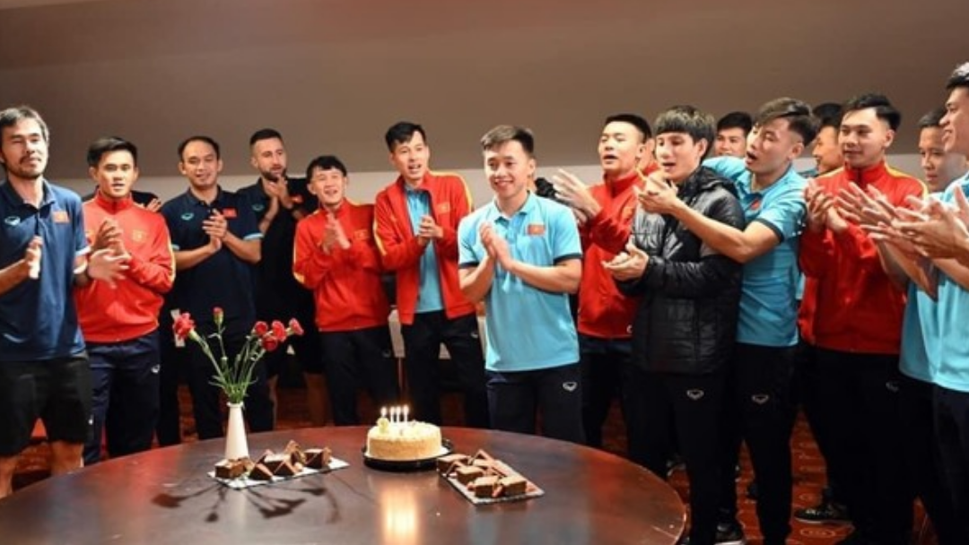 Nguyễn Văn Hiếu đón sinh nhật cùng đội tuyển futsal Việt Nam