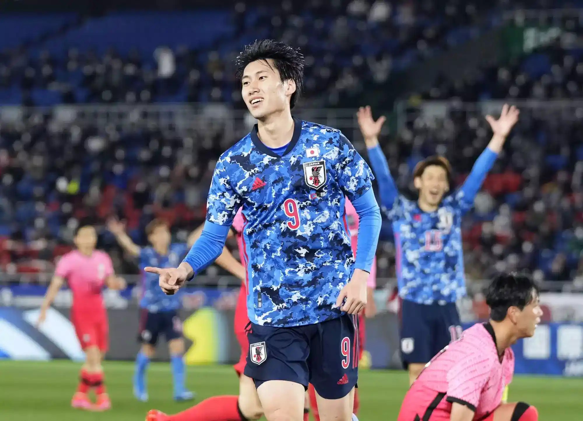 Nhật Bản đã có 3 điểm đầu tiên sau khi giành chiến thắng trước tuyển Trung Quốc