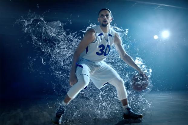 Tầm quan trọng của việc bổ sung nước đối với cầu thủ bóng rổ