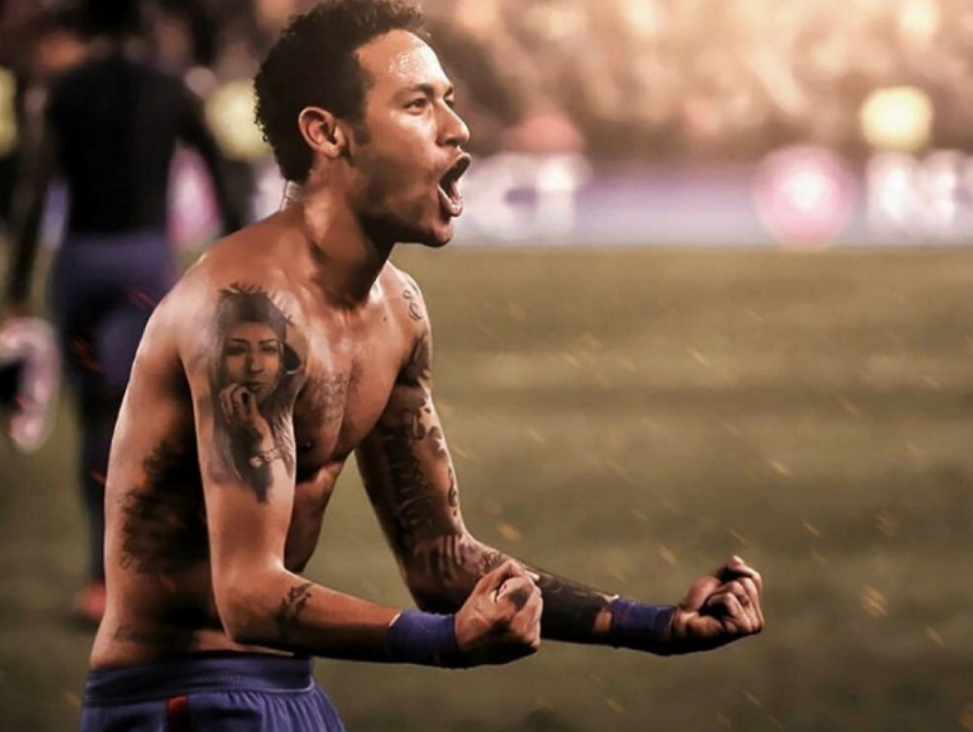 Neymar khoe cơ bụng cường tráng ngay trên sân tập khiến fan thích thú